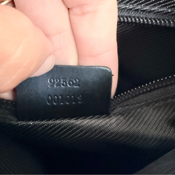 Gucci Black GG Canvas Crossbody Bag Unisex Italian Classic Silver Hardware - Picture 9 of 16